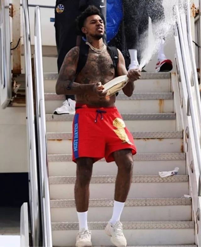 中国女足0-8不敌英格兰女足，追平队史最大比分输球纪录（中国女足0比8负于英格兰，追平队史最悬殊败绩）