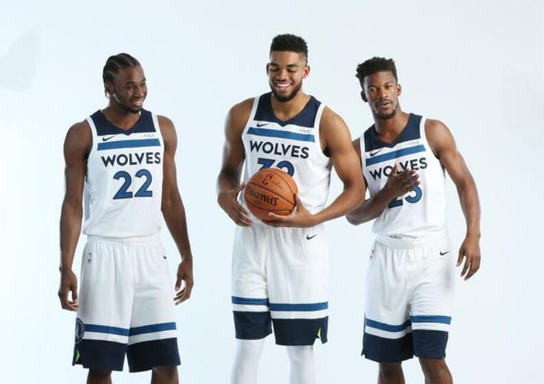 德容恩谈赢切尔西：他们是世俱杯冠军，但我们清楚该如何去踢（德容恩谈胜切尔西：对手是世俱杯得主，我们清楚该怎么踢）