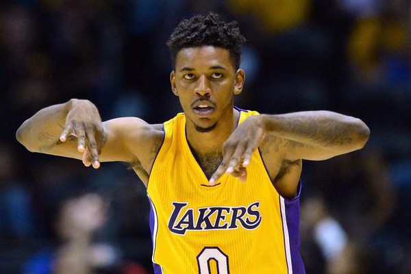 534场，诺伊尔追平伊梅尔并列德甲门将历史出场榜第二位（德甲门将出场榜：诺伊尔534场追平伊梅尔，并列历史第二）