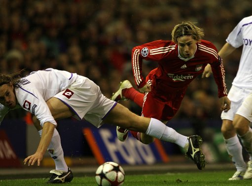 翻修球场，“连滚带爬”为的是“从从容容”（球场翻新，眼下忙乱只为将来从容）