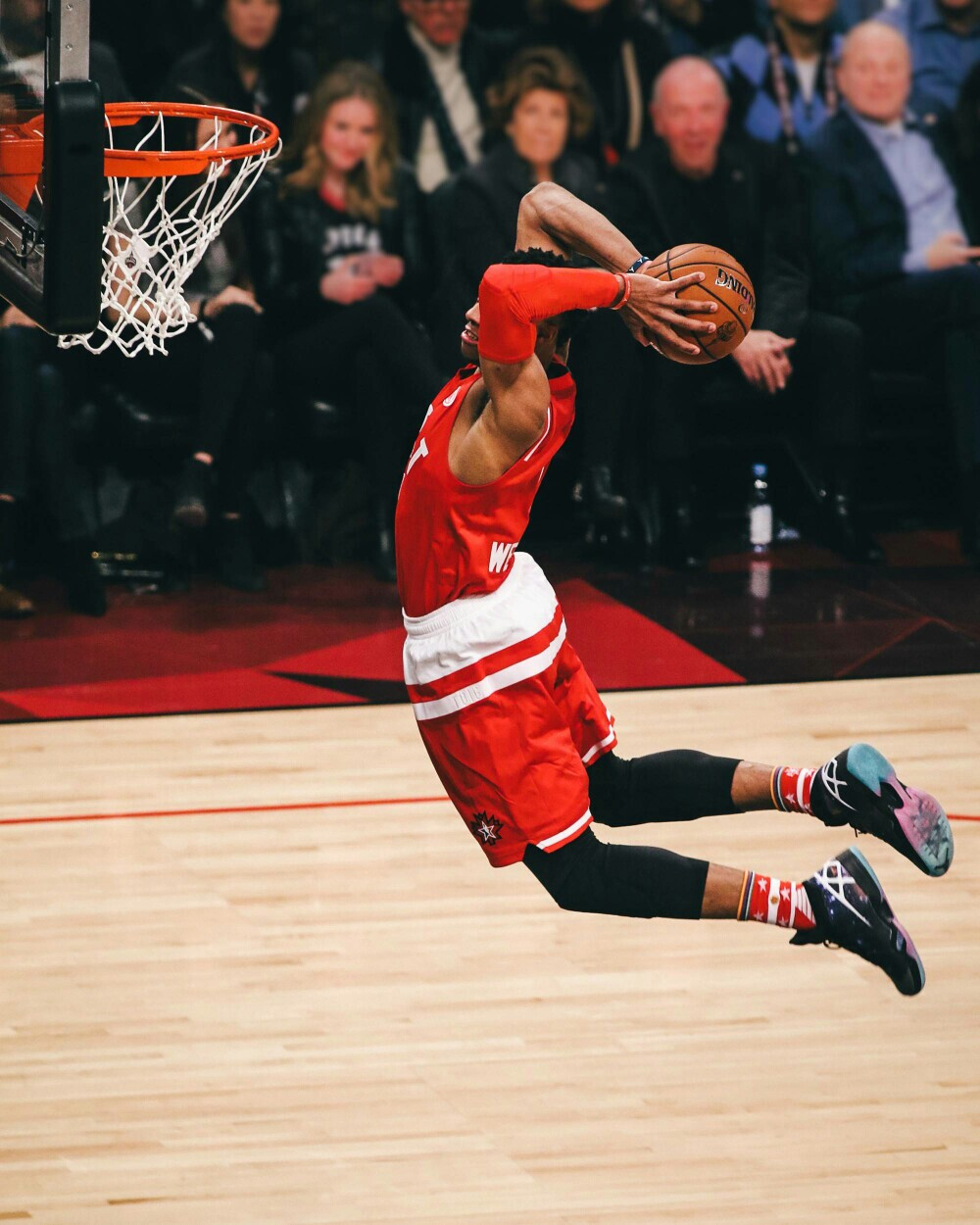 克罗斯评历史最佳11人：C罗左边锋，梅西前腰，马尔蒂尼入选（克罗斯评选史上最佳十一人：C罗出任左边锋，梅西司职前腰，马尔蒂尼在列）