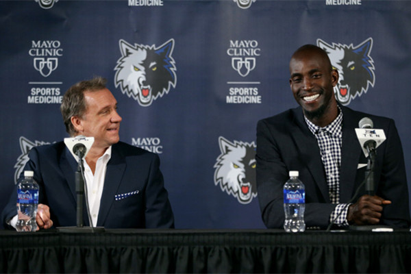 场上出现针对他的横幅，瓦格纳：成绩不理想球迷不满很正常（看台现针对横幅，瓦格纳：战绩欠佳，球迷不满可以理解）