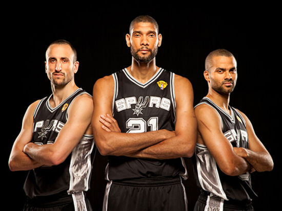 德转评年度最佳左边锋：迪亚斯、KK、拉菲尼亚、维尼修斯入围（德转年度最佳左边锋候选出炉：迪亚斯、KK、拉菲尼亚、维尼修斯在列）