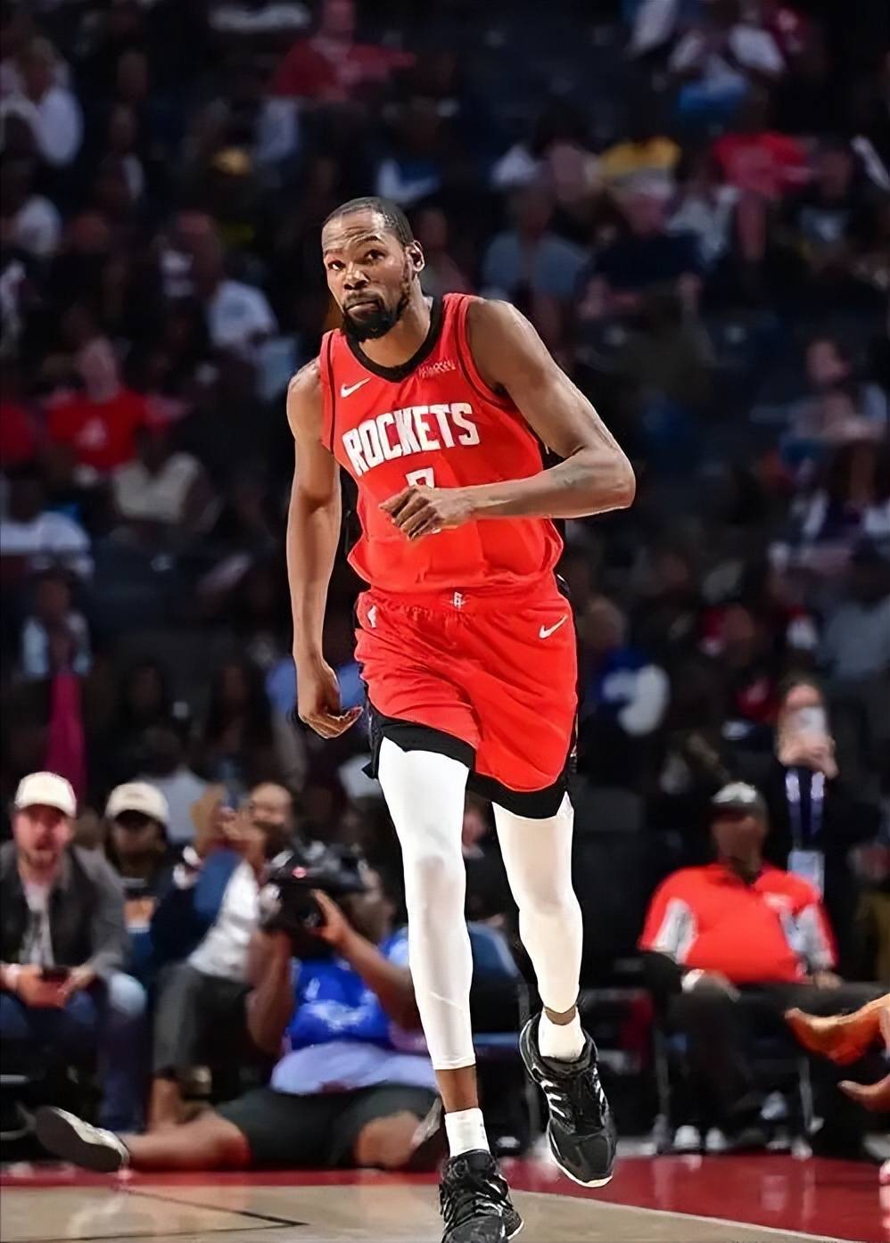 英超：切尔西主场1-0小胜水晶宫（英超：切尔西主场1比0力克水晶宫）