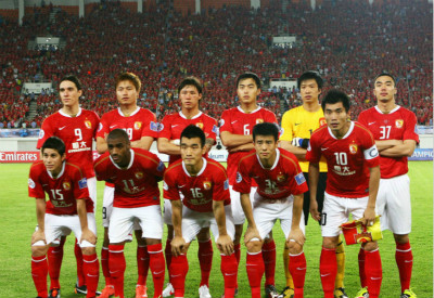 6金传奇+国际封神，樊振东凭啥成国球破局关键？（从六金到国际封神，樊振东何以成为国乒破局之钥？）