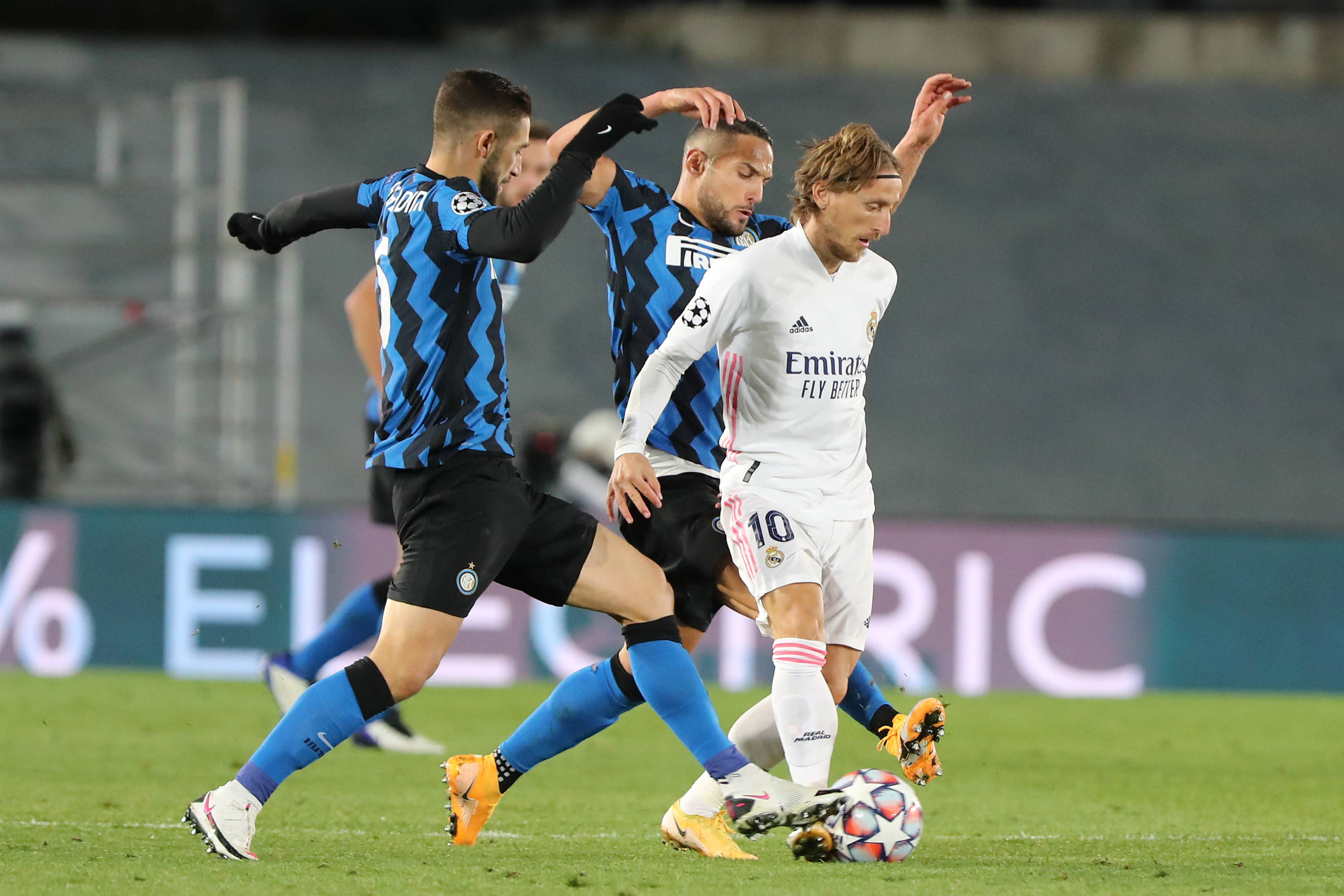 很抢手！每日邮报：冬窗有12家俱乐部希望签下梅努（炙手可热！每日邮报：冬窗12队竞抢梅努）