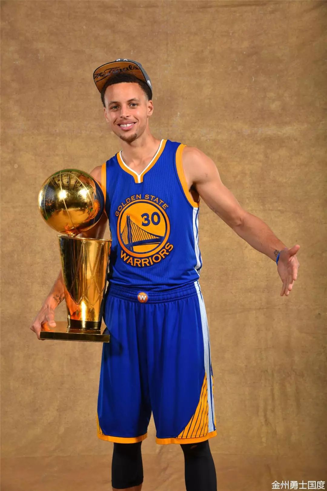 前英超名将佩特雷斯库患神秘疾病暴瘦30公斤尝试中药治疗（英超名宿佩特雷斯库突患神秘病症暴瘦30公斤，转寻中药治疗）