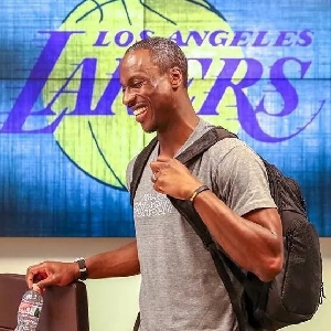 官方：巴萨与24岁后卫埃里克-加西亚续约至2031年（巴萨官方宣布：24岁后卫埃里克·加西亚续约至2031年）